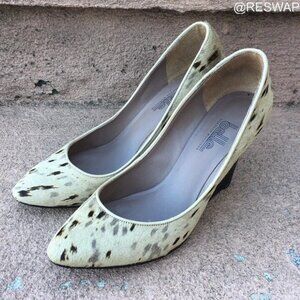 BELLE SIGERSON MORRISON Fuzzy Safari Animal Print Beige Spots Wedge Heels 6.5